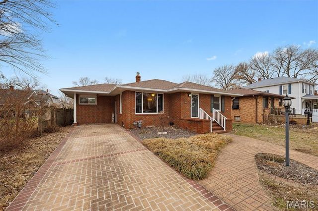 270 S 9th Street, Wood River, IL 62095