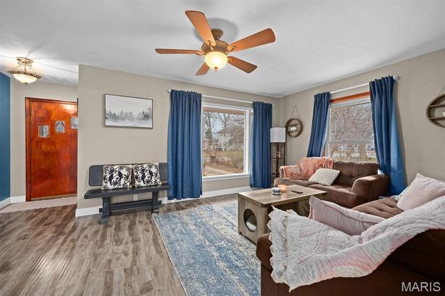 270 S 9th Street, Wood River, IL 62095