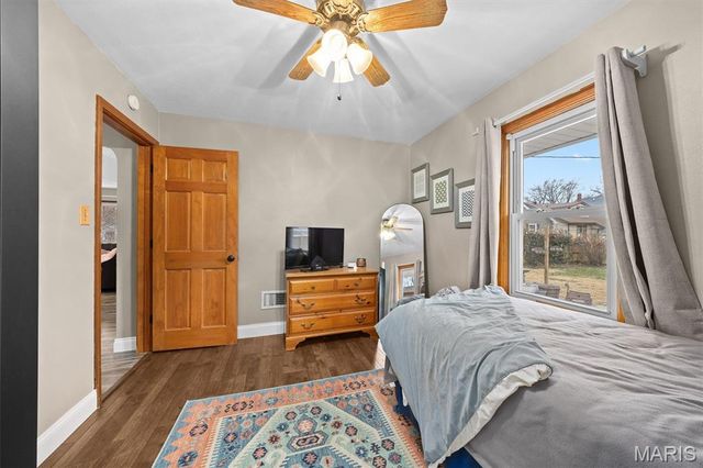 270 S 9th Street, Wood River, IL 62095