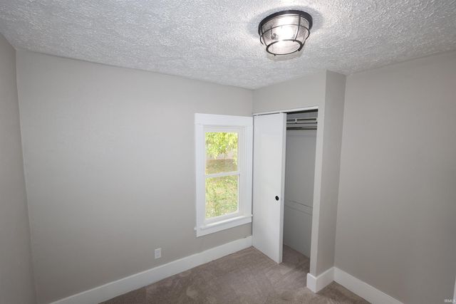 1221 Columbian Avenue, Elkhart, IN 46514