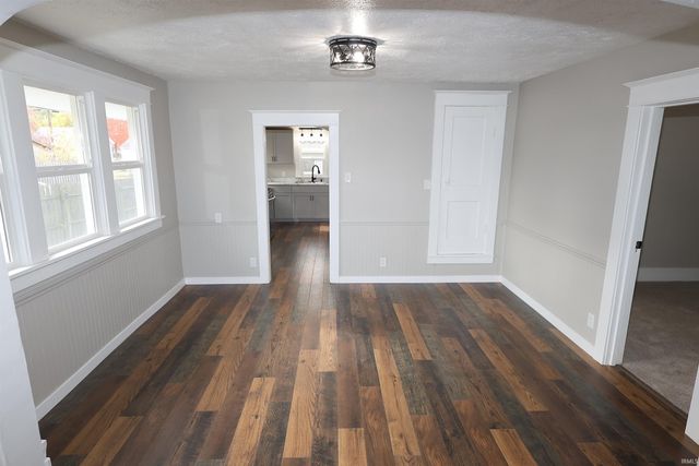 1221 Columbian Avenue, Elkhart, IN 46514