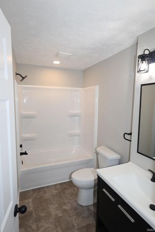 1221 Columbian Avenue, Elkhart, IN 46514