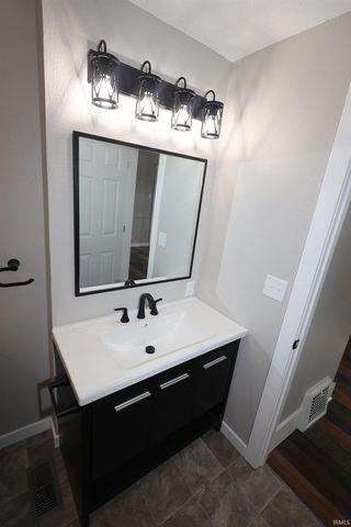 1221 Columbian Avenue, Elkhart, IN 46514