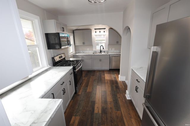 1221 Columbian Avenue, Elkhart, IN 46514