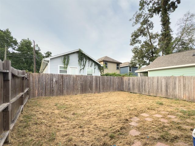 16630 E Hammon, Montgomery, TX 77316