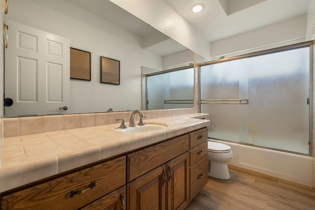 2527 Amberwood Dr, Lodi, CA 95242