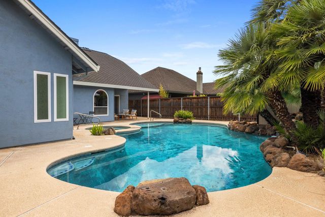 2527 Amberwood Dr, Lodi, CA 95242