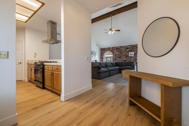 2527 Amberwood Dr, Lodi, CA 95242