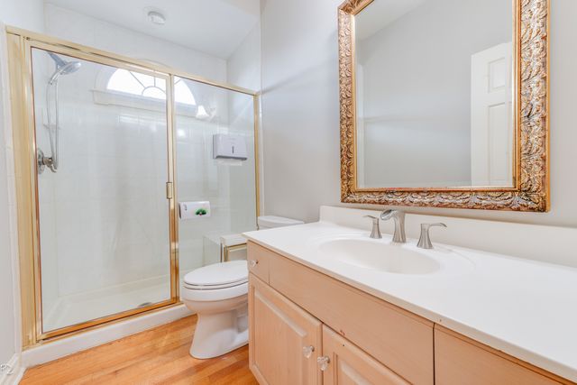 813 Fox Glen Drive, St. Charles, IL 60174