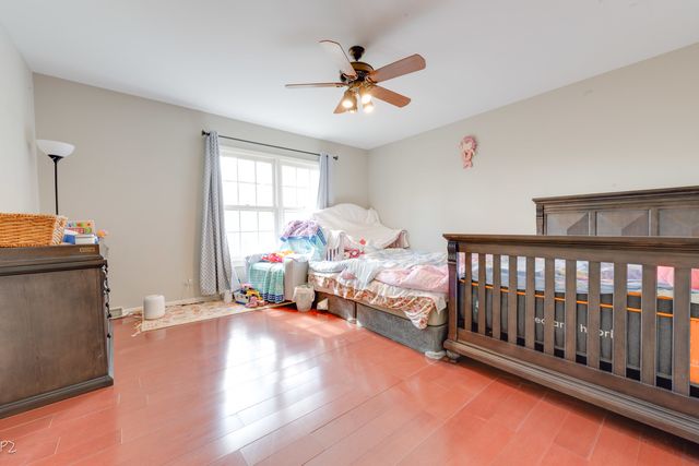 813 Fox Glen Drive, St. Charles, IL 60174