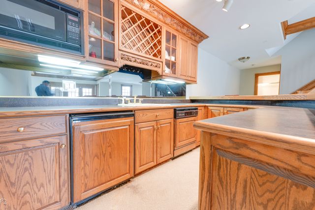 813 Fox Glen Drive, St. Charles, IL 60174