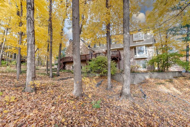 813 Fox Glen Drive, St. Charles, IL 60174