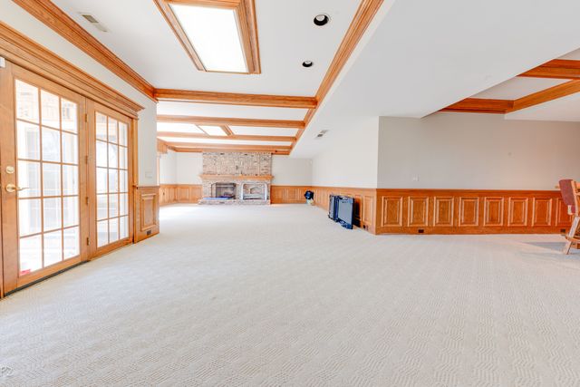 813 Fox Glen Drive, St. Charles, IL 60174