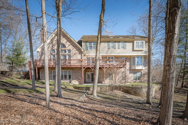 813 Fox Glen Drive, St. Charles, IL 60174