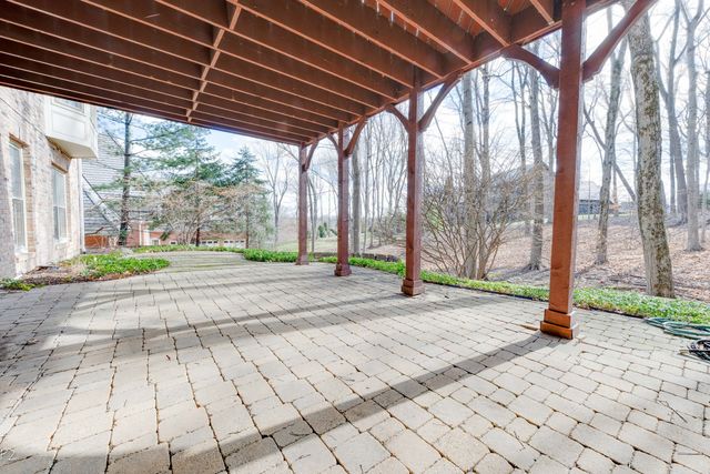 813 Fox Glen Drive, St. Charles, IL 60174