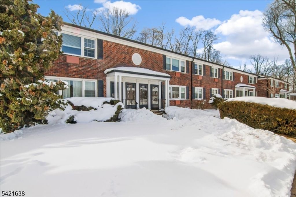 323 Pitney Pl 323, Morris Twp., NJ 07960