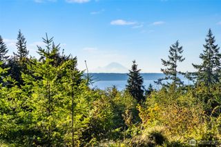 3681 Kingston Court, Clinton, WA 98236