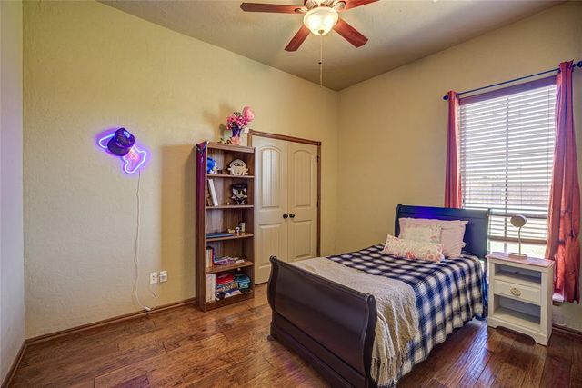 2433 SE 12th Street, Moore, OK 73160