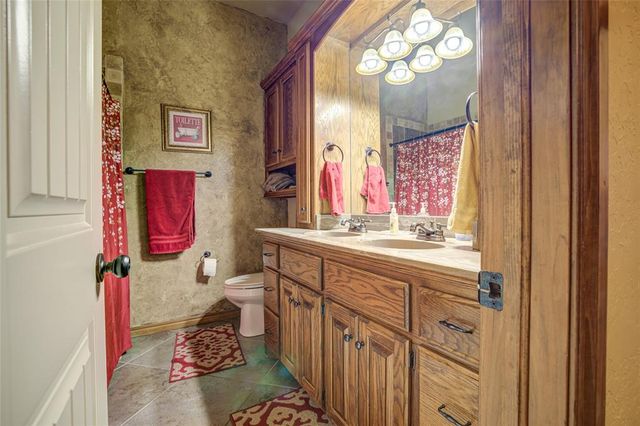 2433 SE 12th Street, Moore, OK 73160