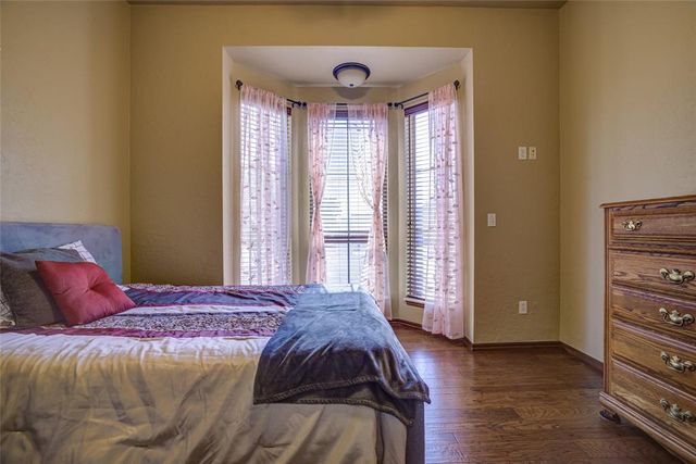 2433 SE 12th Street, Moore, OK 73160