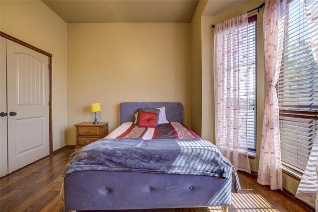 2433 SE 12th Street, Moore, OK 73160