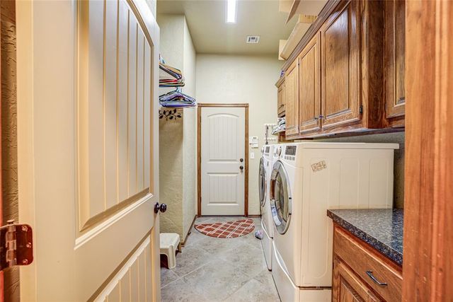 2433 SE 12th Street, Moore, OK 73160
