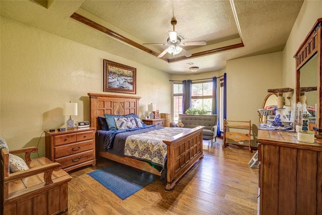 2433 SE 12th Street, Moore, OK 73160