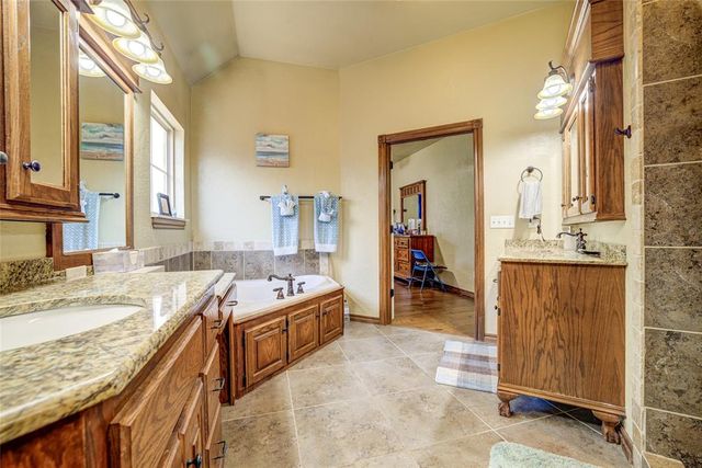 2433 SE 12th Street, Moore, OK 73160