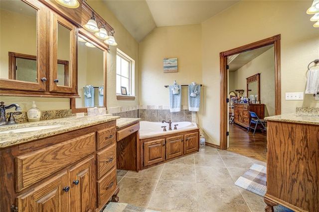 2433 SE 12th Street, Moore, OK 73160