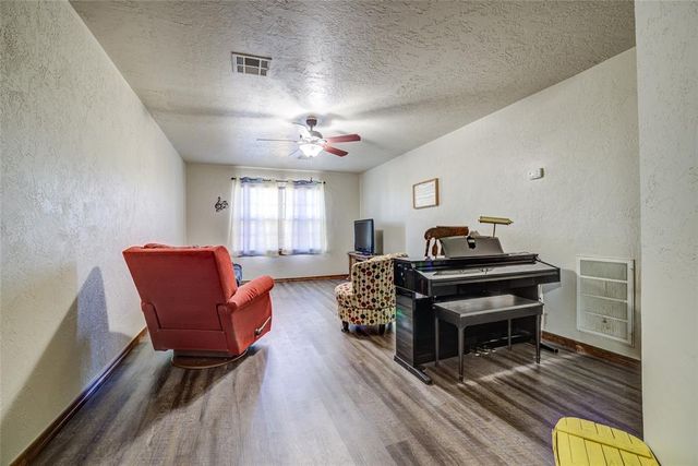 2433 SE 12th Street, Moore, OK 73160