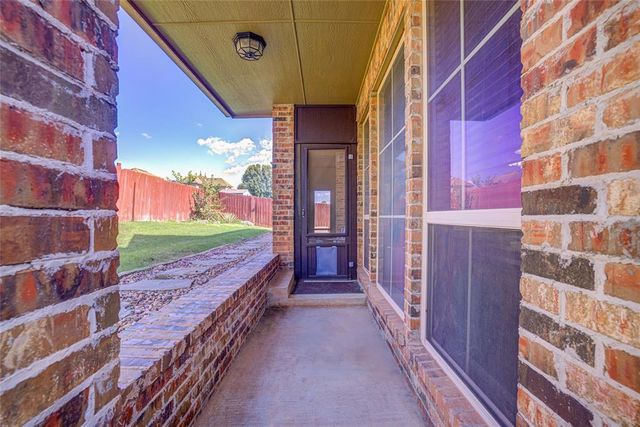 2433 SE 12th Street, Moore, OK 73160