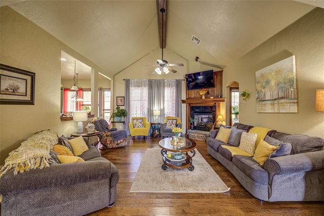 2433 SE 12th Street, Moore, OK 73160