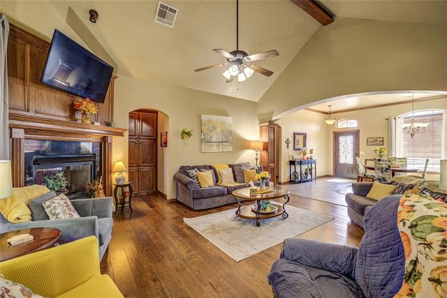 2433 SE 12th Street, Moore, OK 73160