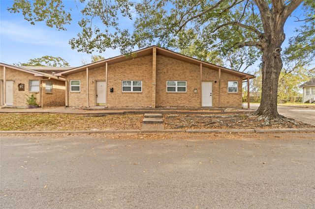 1503 Avenue P R1, Huntsville, TX 77340