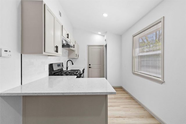 1503 Avenue P R1, Huntsville, TX 77340