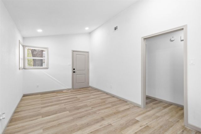 1503 Avenue P R1, Huntsville, TX 77340