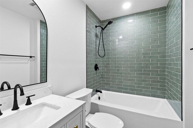 1503 Avenue P R1, Huntsville, TX 77340