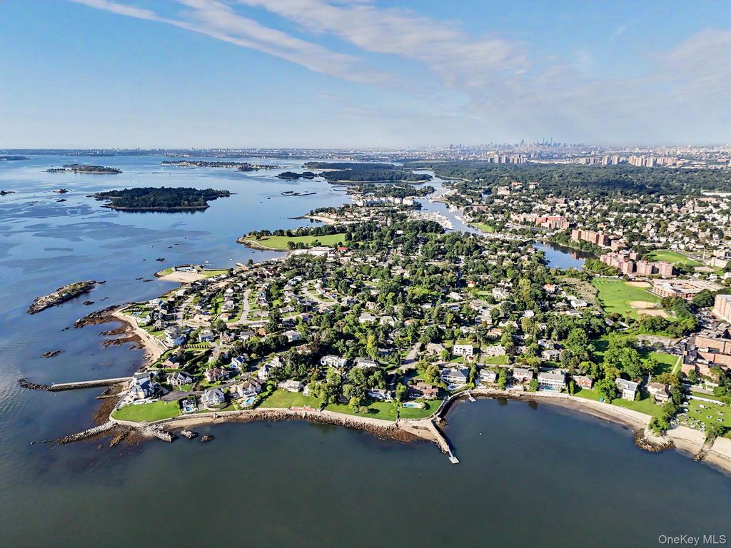 50 Echo Bay Drive, New Rochelle, NY 10805 — photo 5