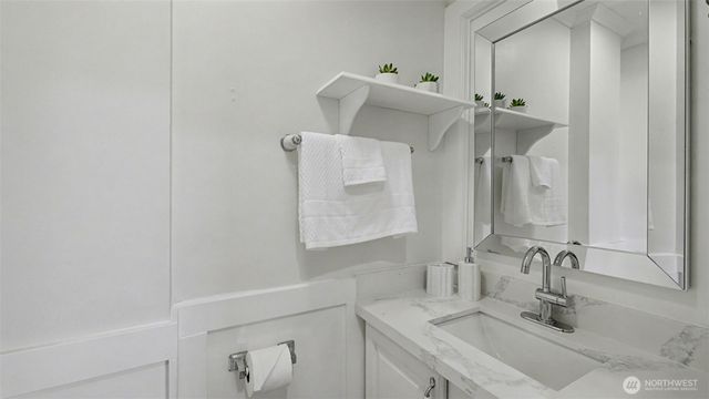 7301 32nd Avenue S, Seattle, WA 98118