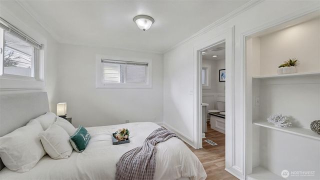 7301 32nd Avenue S, Seattle, WA 98118