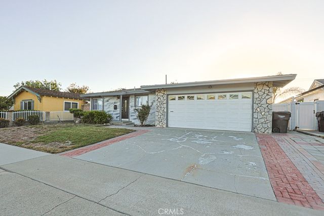 16561 Monroe, Huntington Beach, CA 92647