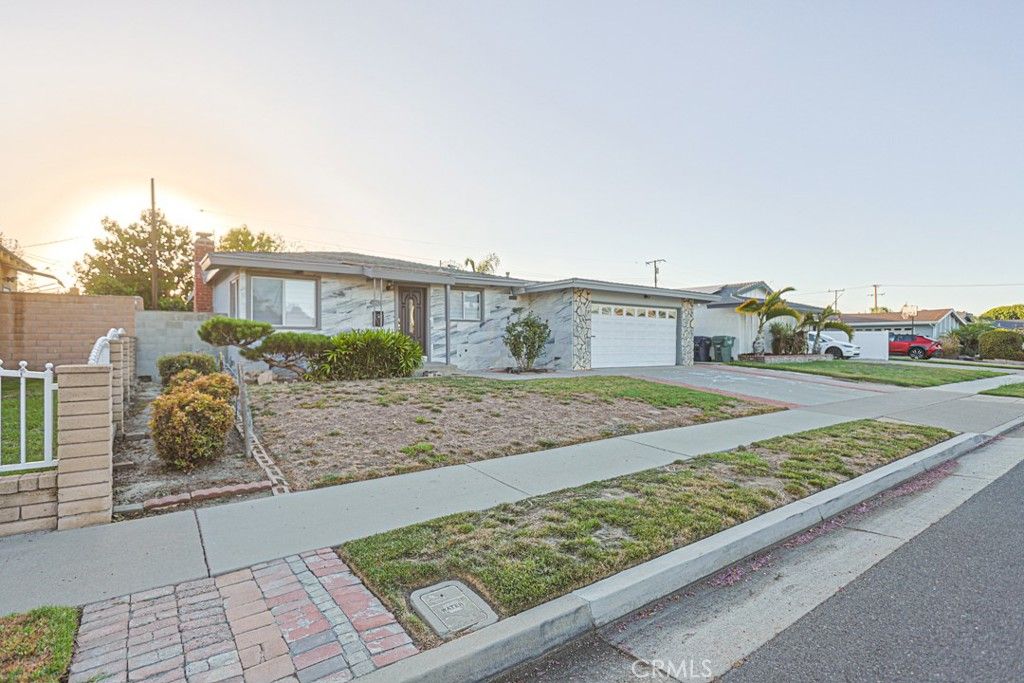 16561 Monroe, Huntington Beach, CA 92647 — photo 2