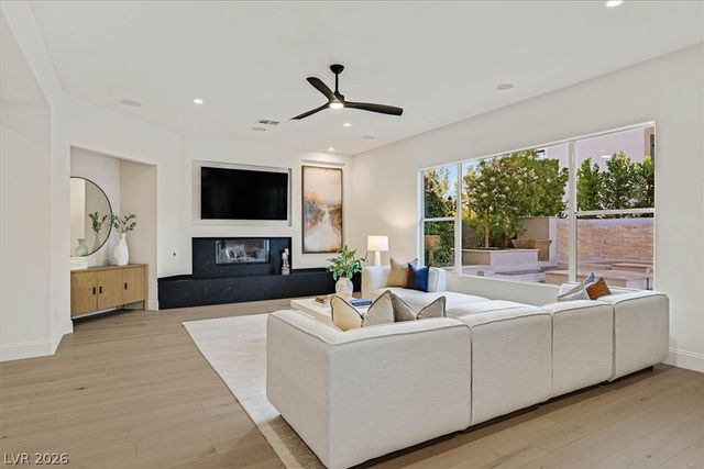 3844 Glasgow Green Drive, Las Vegas, NV 89141
