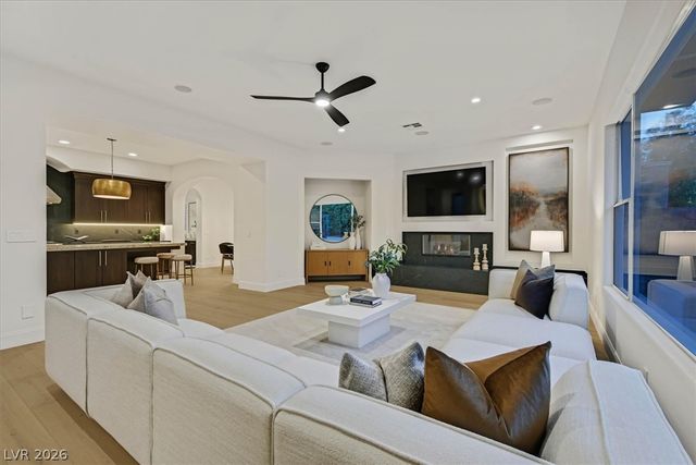 3844 Glasgow Green Drive, Las Vegas, NV 89141