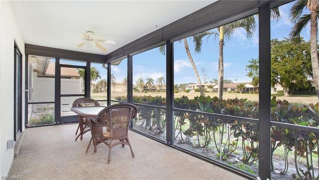 319 Reynolds CT M12, Naples, FL 34112