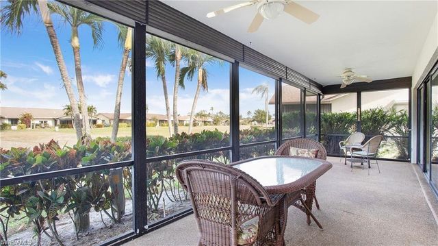 319 Reynolds CT M12, Naples, FL 34112
