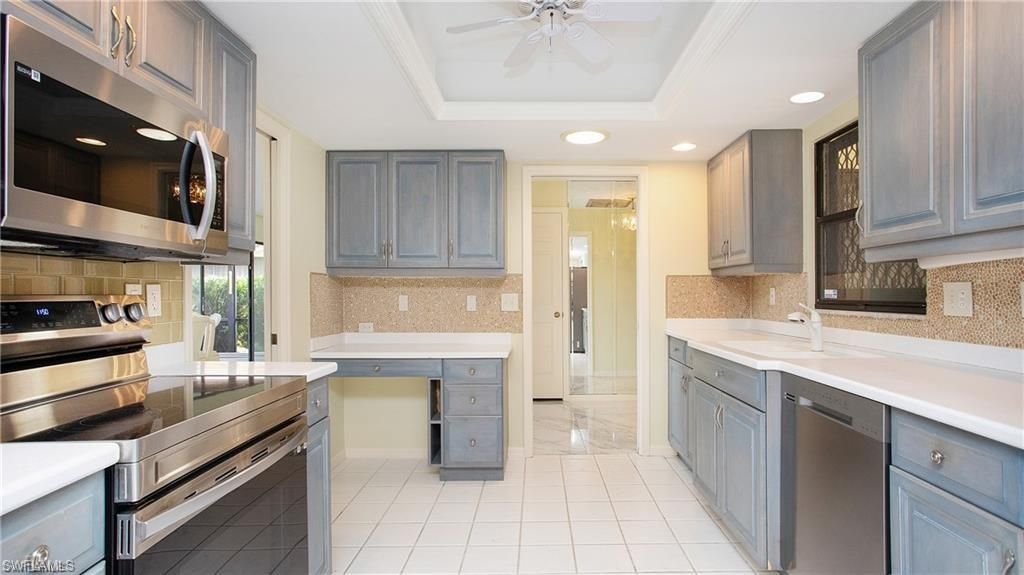 319 Reynolds CT M12, Naples, FL 34112