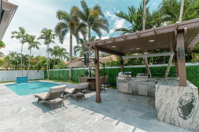 7814 NW 165th St, Miami Lakes, FL 33016