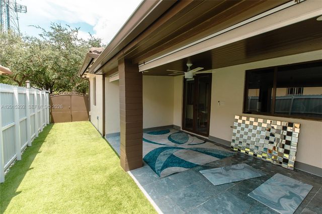 7814 NW 165th St, Miami Lakes, FL 33016
