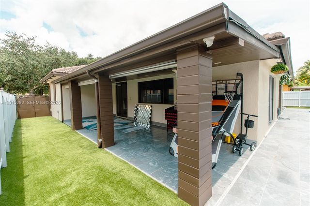 7814 NW 165th St, Miami Lakes, FL 33016